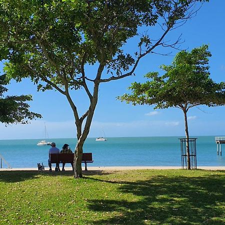 Villa Venezia Apt 3 - Spacious Hervey Bay Beachfront Apartment Bagian luar foto