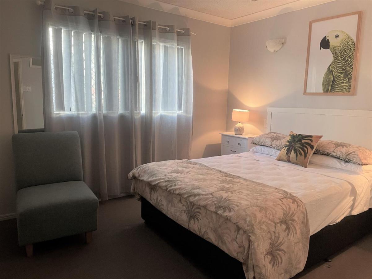 Villa Venezia Apt 3 - Spacious Hervey Bay Beachfront Apartment Bagian luar foto