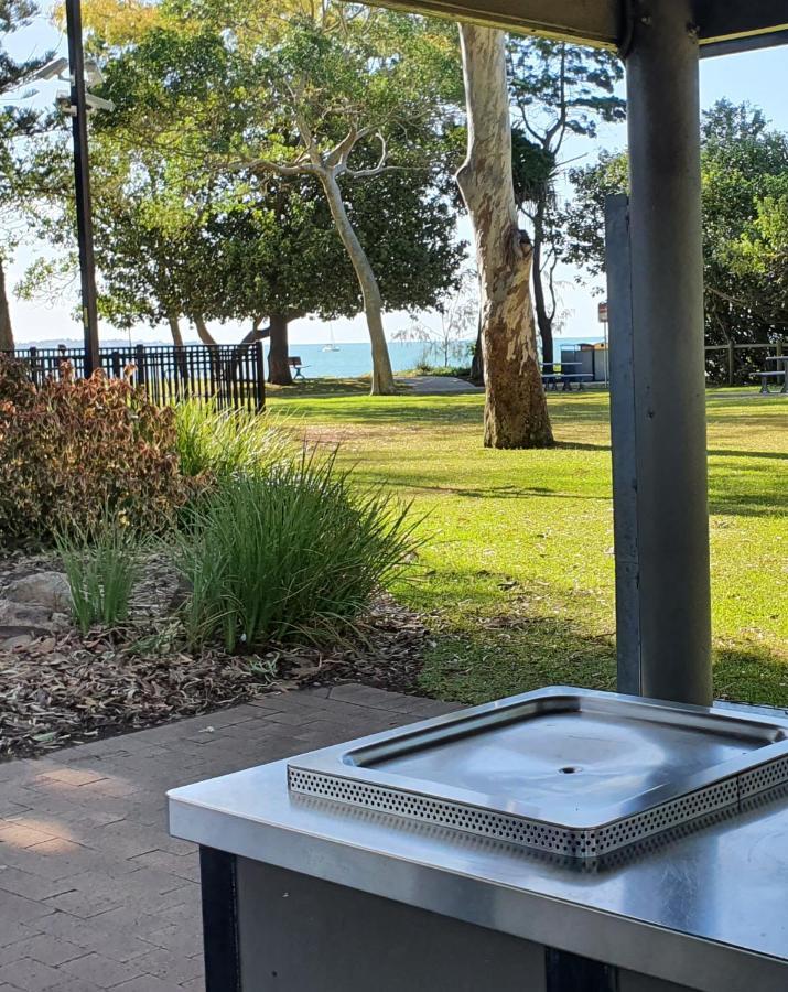 Villa Venezia Apt 3 - Spacious Hervey Bay Beachfront Apartment Bagian luar foto