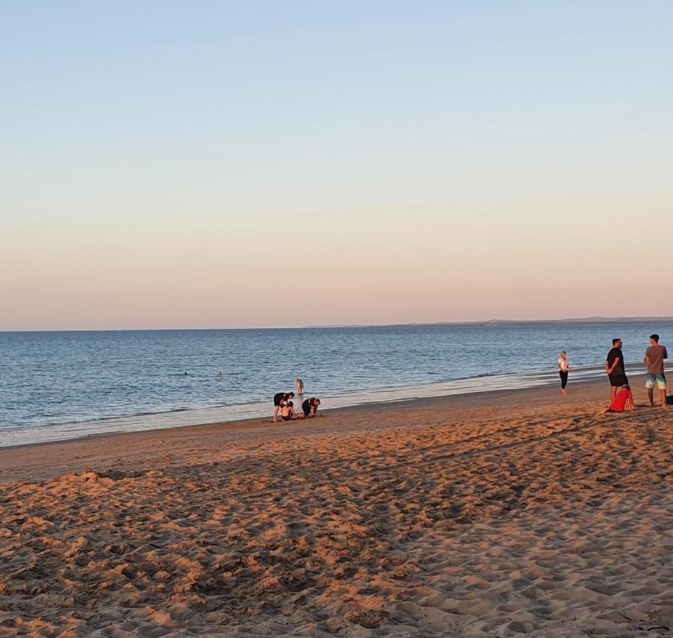 Villa Venezia Apt 3 - Spacious Hervey Bay Beachfront Apartment Bagian luar foto