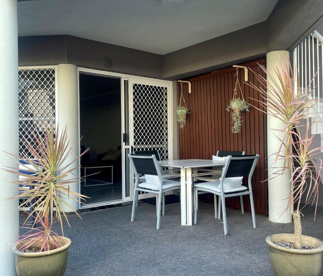 Villa Venezia Apt 3 - Spacious Hervey Bay Beachfront Apartment Bagian luar foto