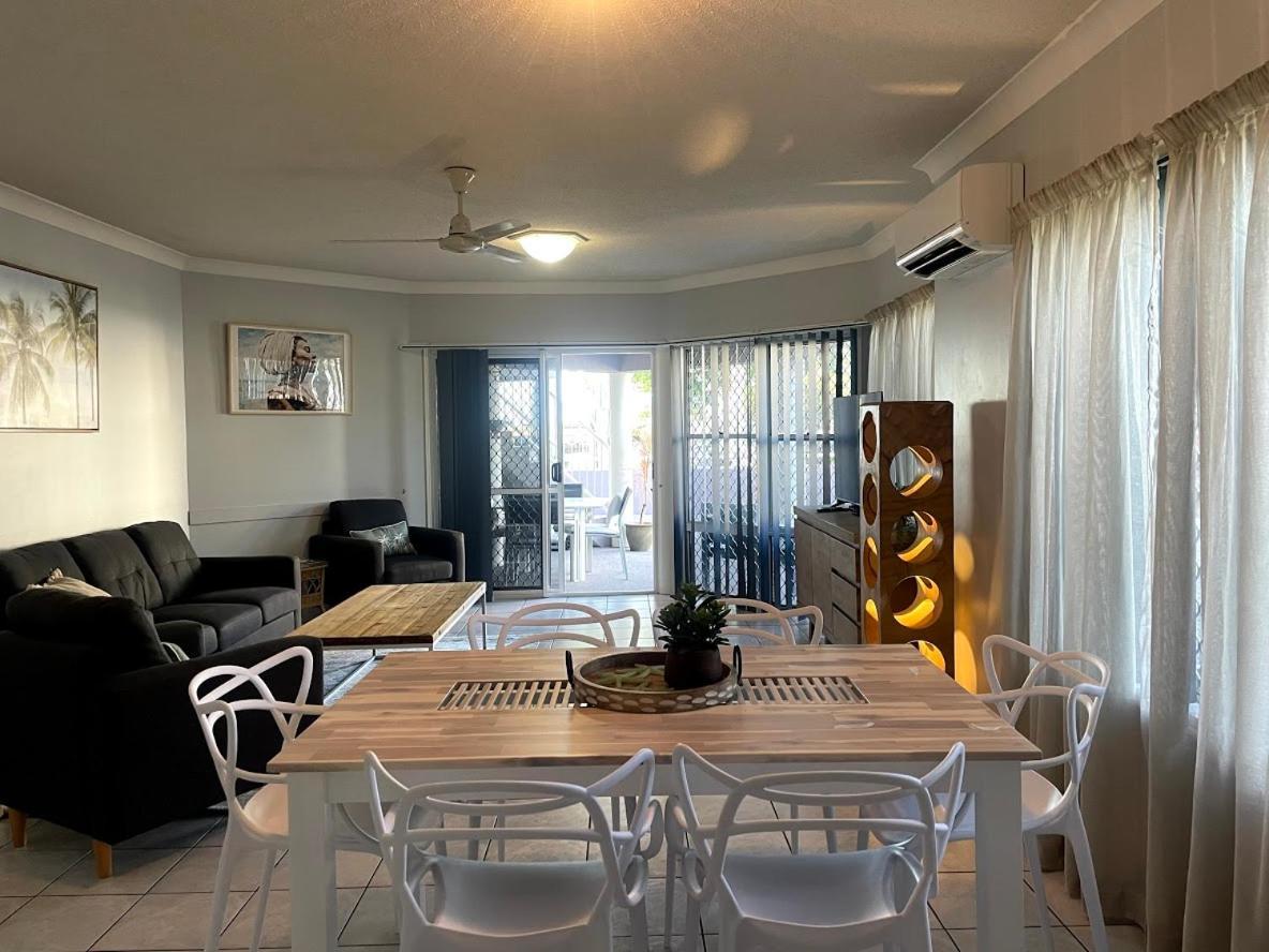 Villa Venezia Apt 3 - Spacious Hervey Bay Beachfront Apartment Bagian luar foto
